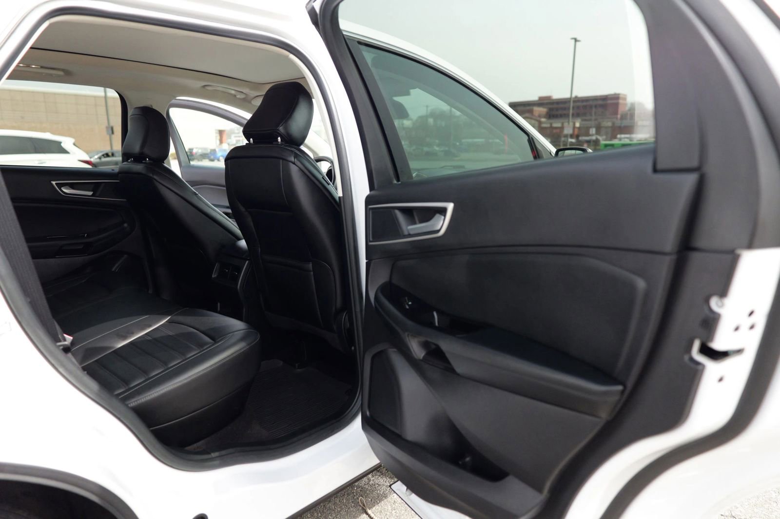 Used 2020 Ford Edge SEL w/ Convenience Package image 27