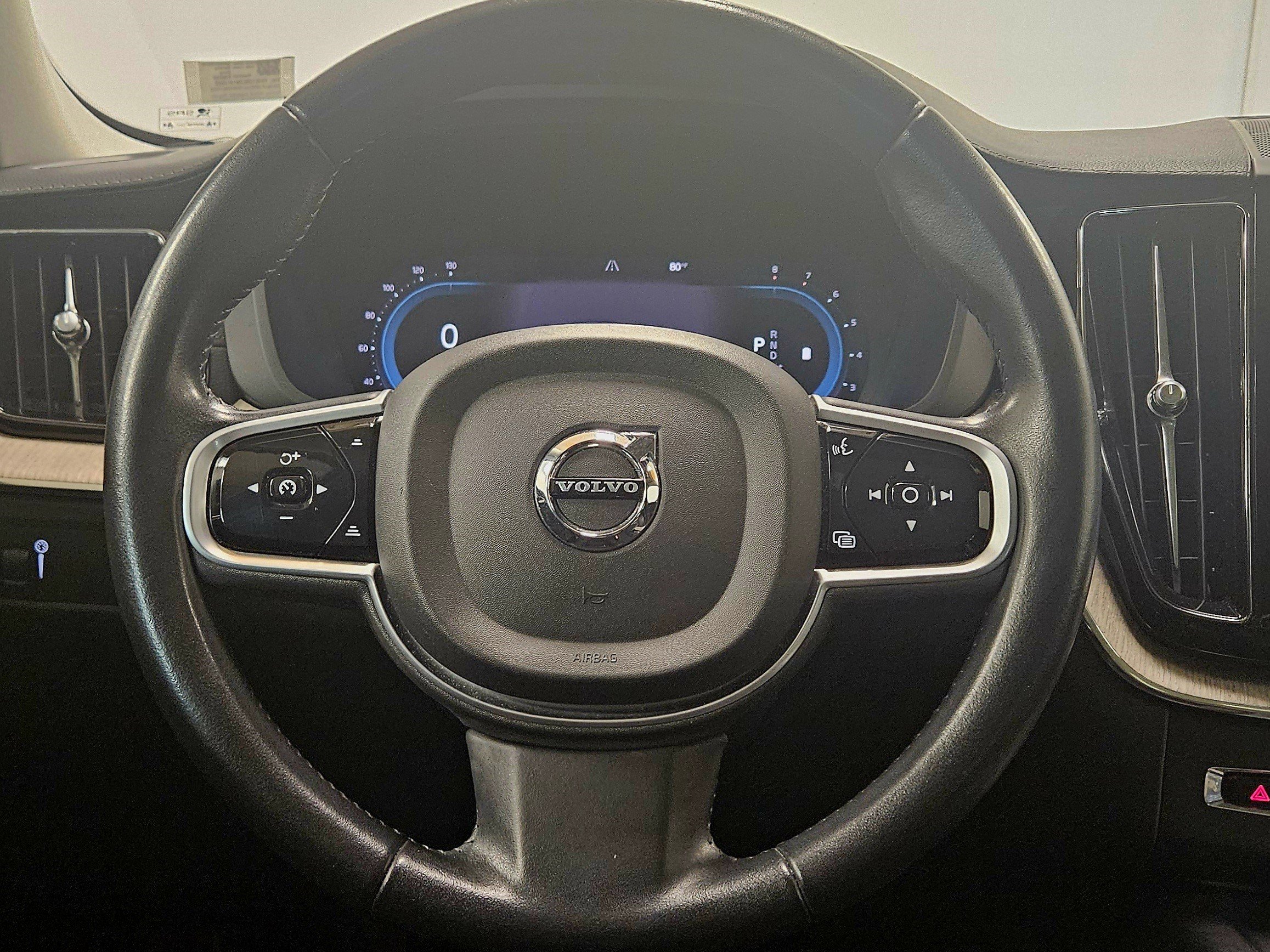 Used 2022 Volvo XC60 B5 Inscription w/ Protection Package Premier AWD/4WD image 40