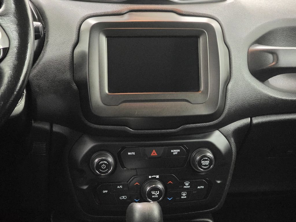 Used 2020 Jeep Renegade Latitude w/ Cold Weather Group AWD/4WD image 21