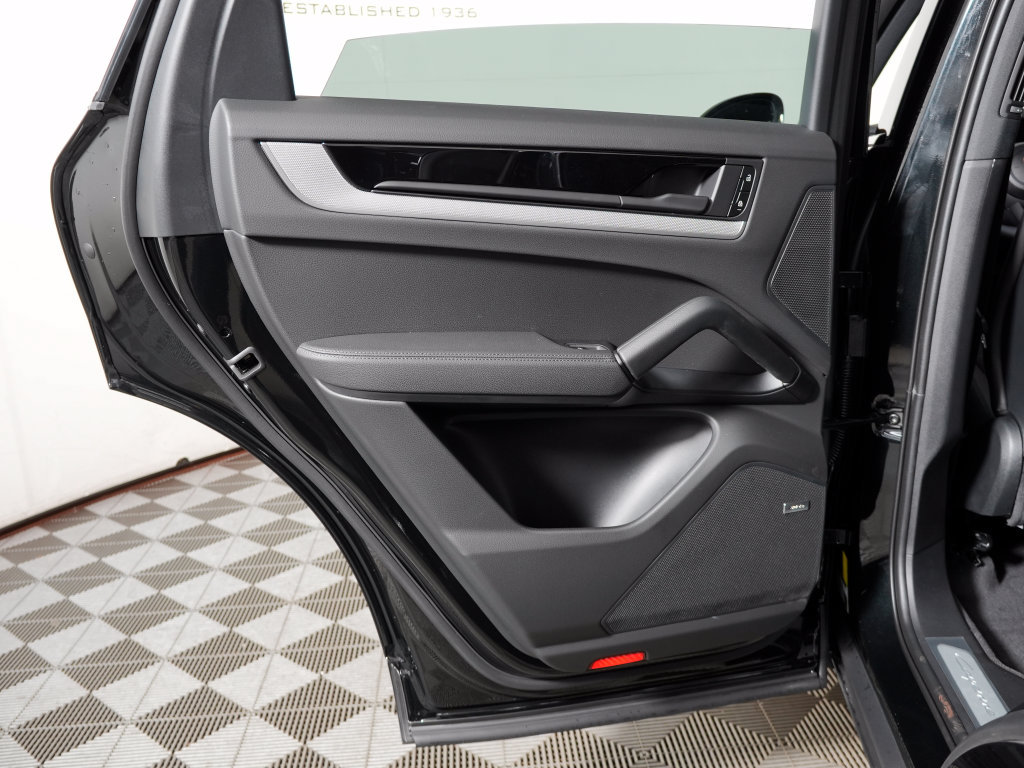 New 2026 Porsche Cayenne AWD/4WD image 31