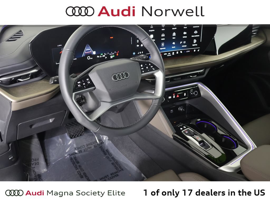 Used 2025 Audi Q5 Premium Plus w/ Premium Plus AWD/4WD image 2