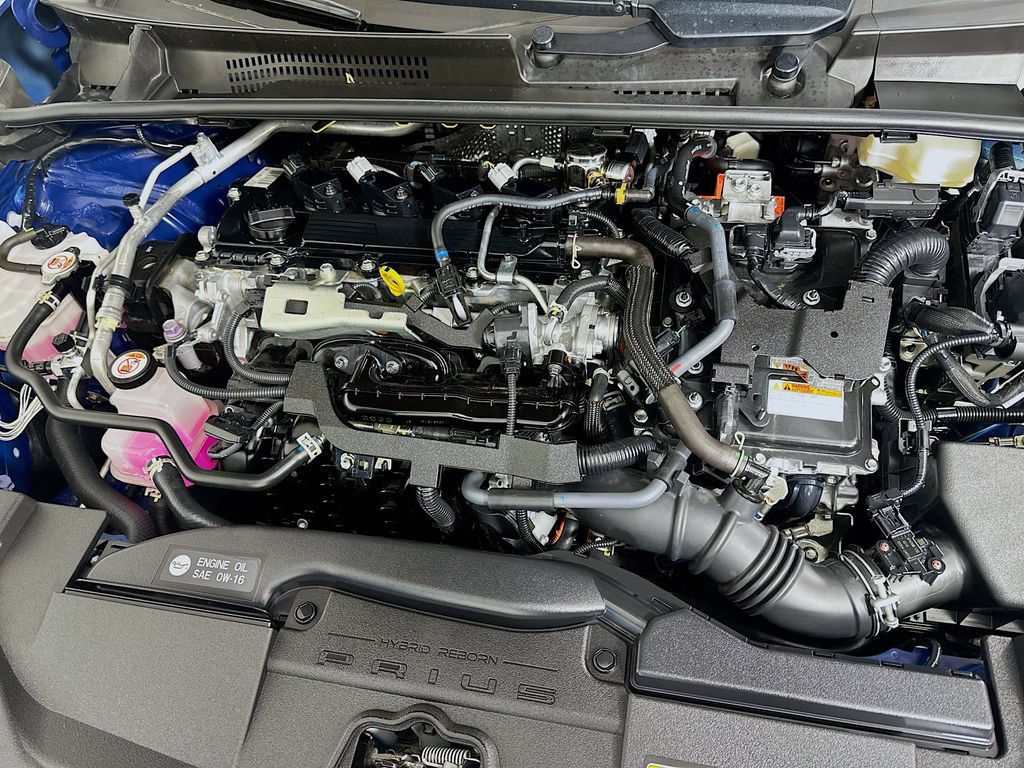Certified 2024 Toyota Prius LE FWD image 29
