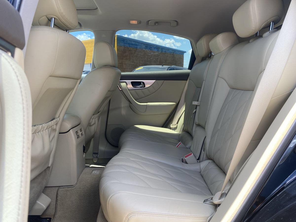 Used 2011 INFINITI FX35 2WD w/ Premium Pkg image 11