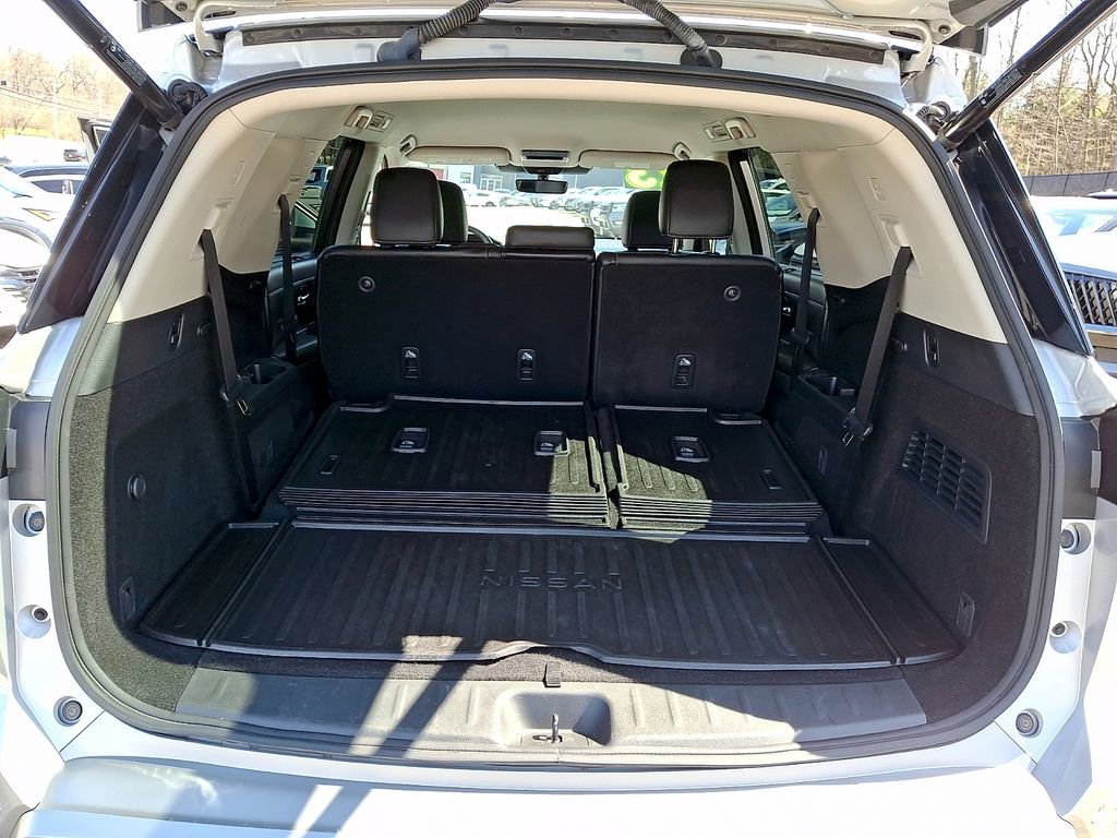 Used 2023 Nissan Pathfinder SL w/ Lighting Package (N92) AWD/4WD image 29