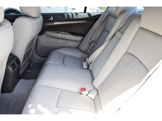 Used 2011 INFINITI G37 Journey w/ Sport Pkg - RWD image 12