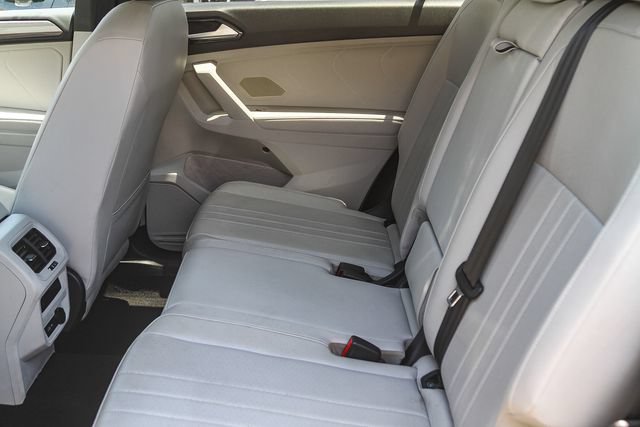 Used 2023 Volkswagen Tiguan SE R-Line FWD image 19