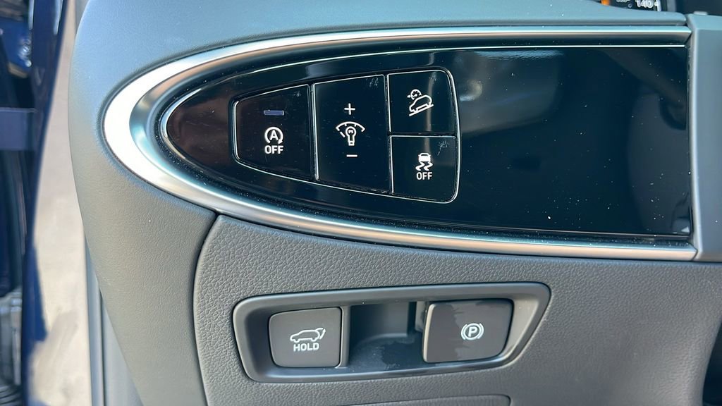 Used 2025 Genesis GV70 2.5T w/ Select Package image 25