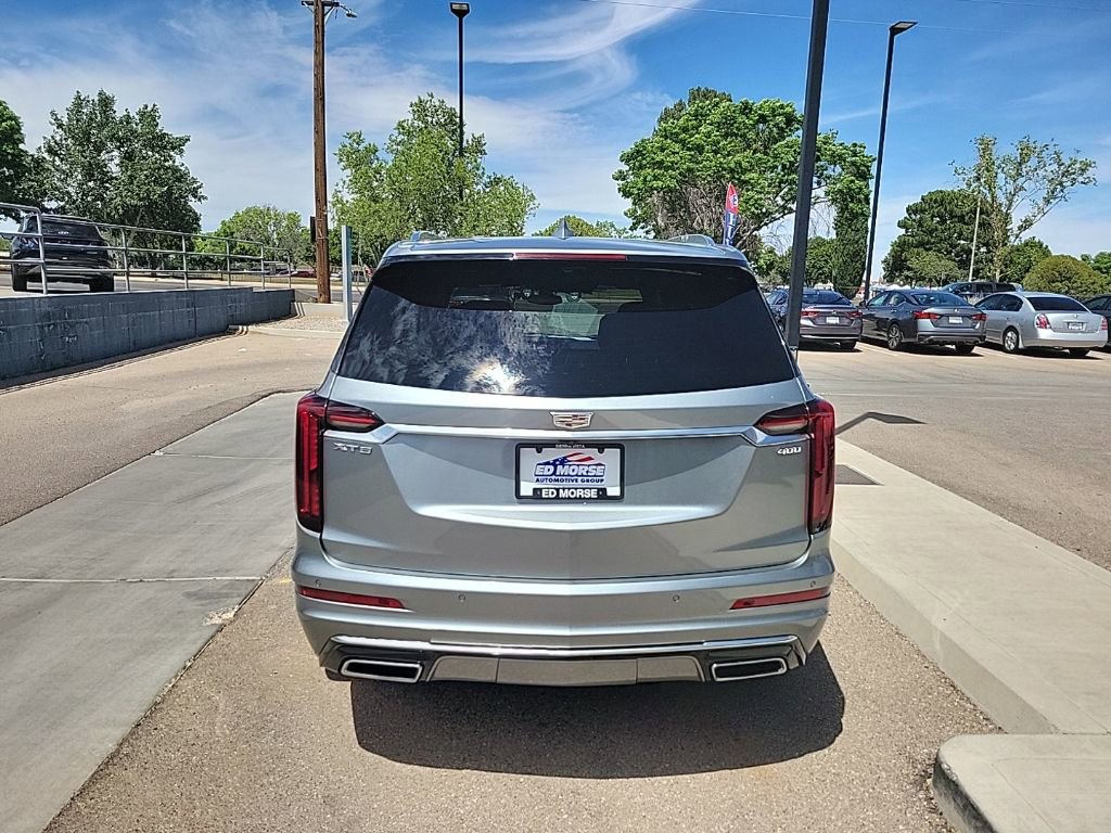 Used 2025 Cadillac XT6 Premium Luxury FWD image 6
