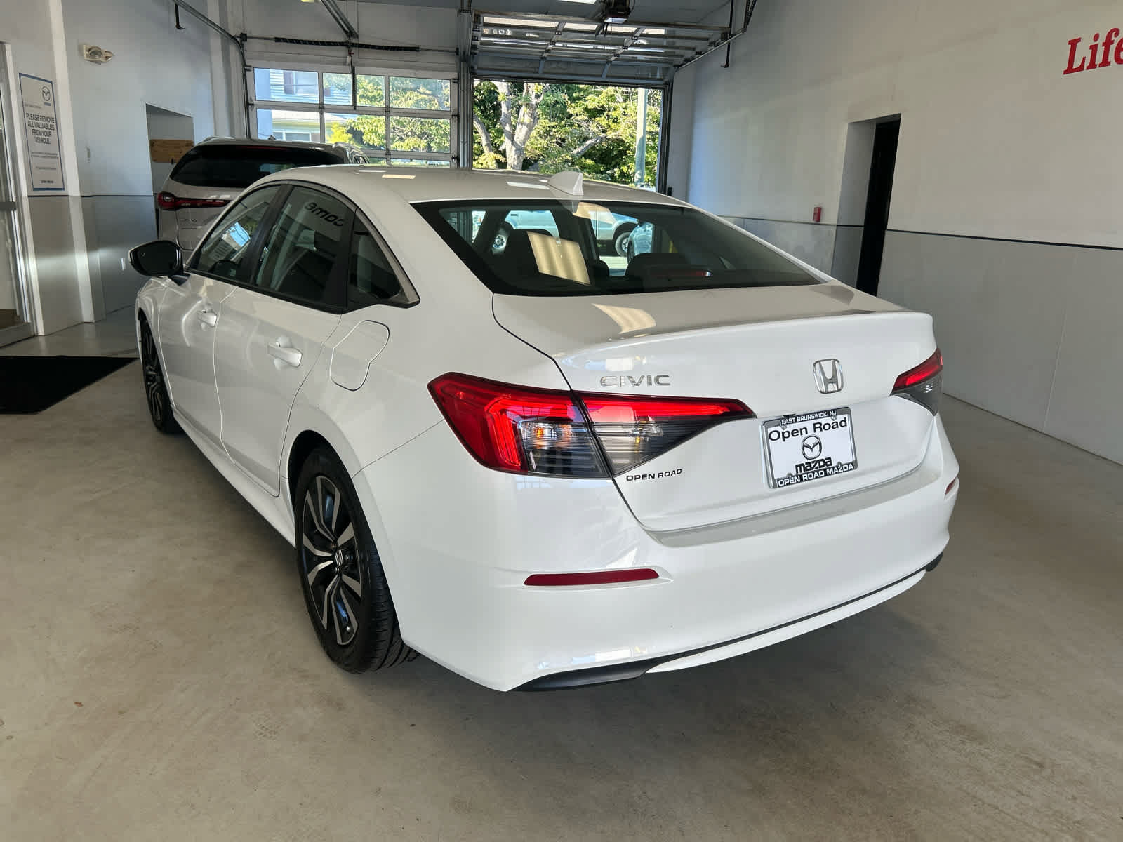 Used 2024 Honda Civic EX image 4