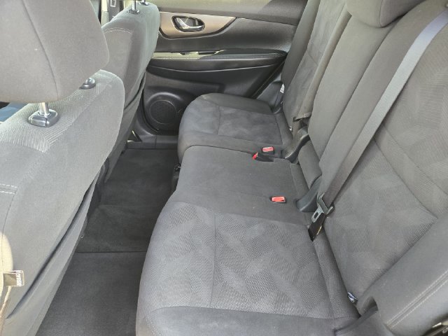 Used 2016 Nissan Rogue S w/ Appearance Package FWD image 28