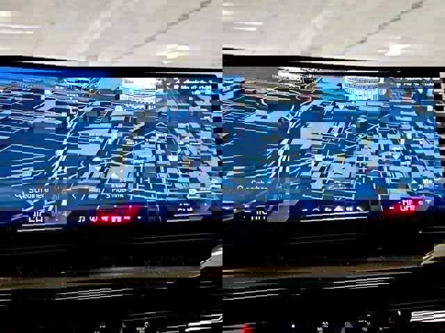 Used 2025 BMW 530i xDrive w/ M Sport Package image 15