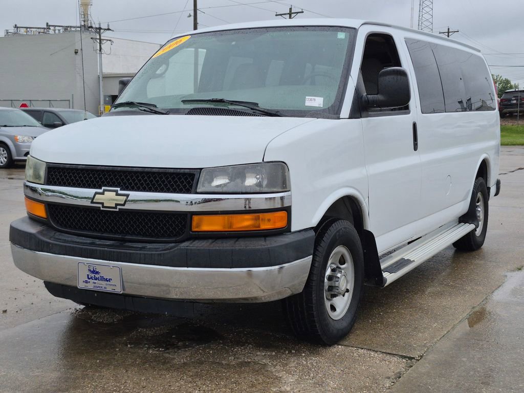 Used 2006 Chevrolet Express 3500 Passenger w/ LT Preferred Equipment Group RWD image 3
