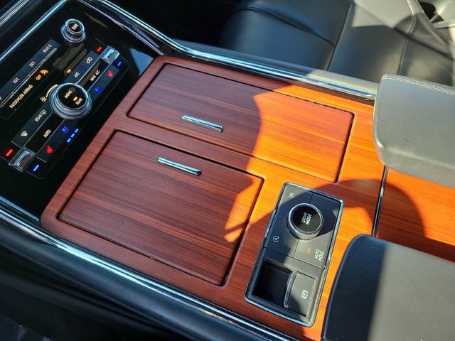 Used 2024 Lincoln Navigator Premiere AWD/4WD image 34