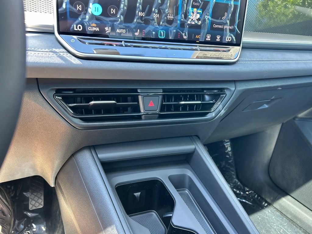 New 2026 Volkswagen Tiguan SE FWD image 37