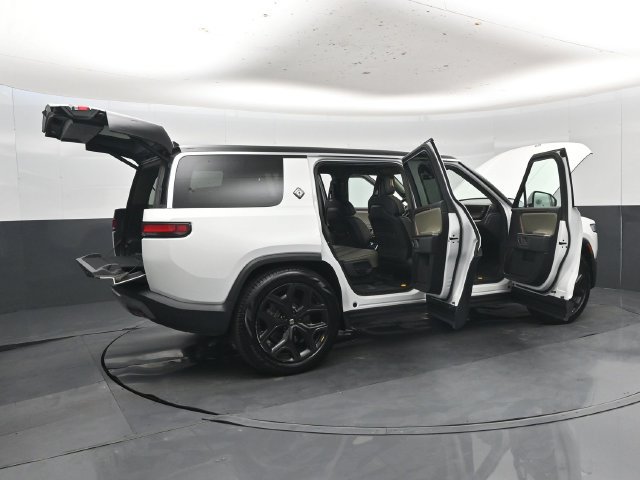 Used 2023 Rivian R1S Adventure Dual AWD/4WD image 58