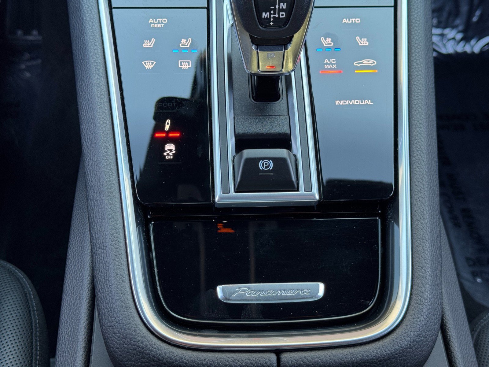 Used 2022 Porsche Panamera 4S w/ Premium Package AWD/4WD image 35