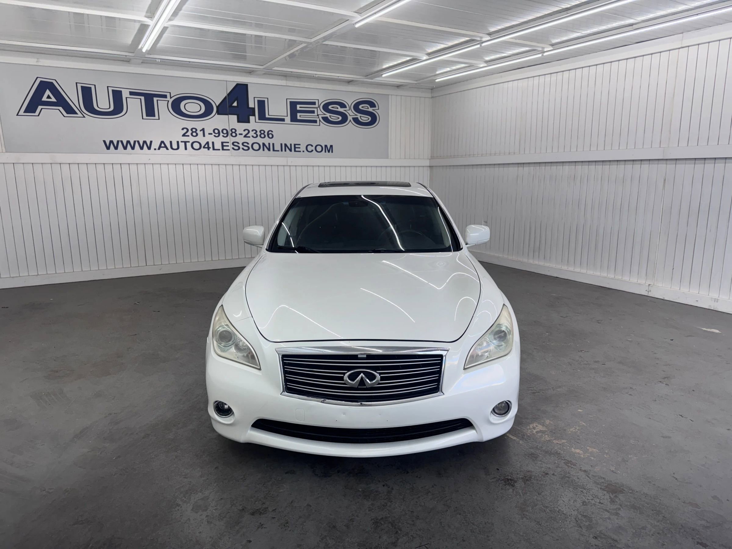 Used 2012 INFINITI M37 w/ Premium Pkg image 2