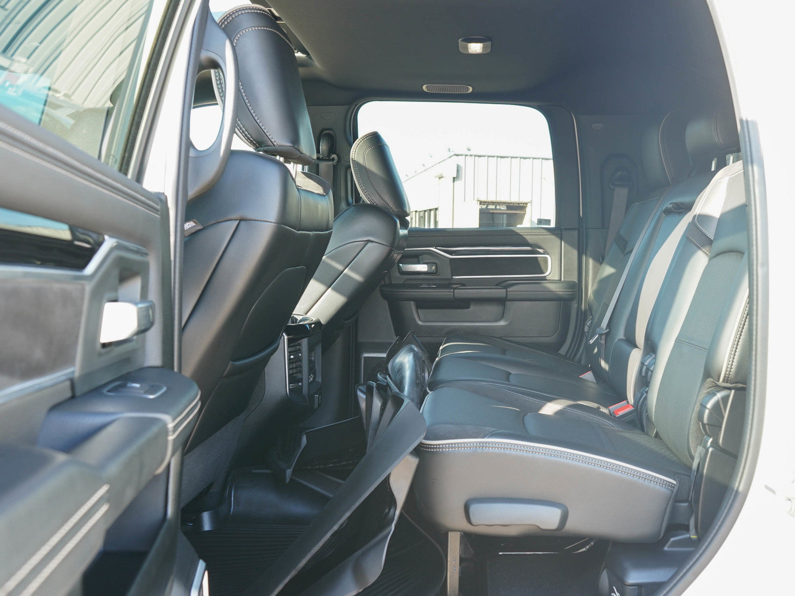 Used 2019 RAM 2500 Laramie AWD/4WD image 15