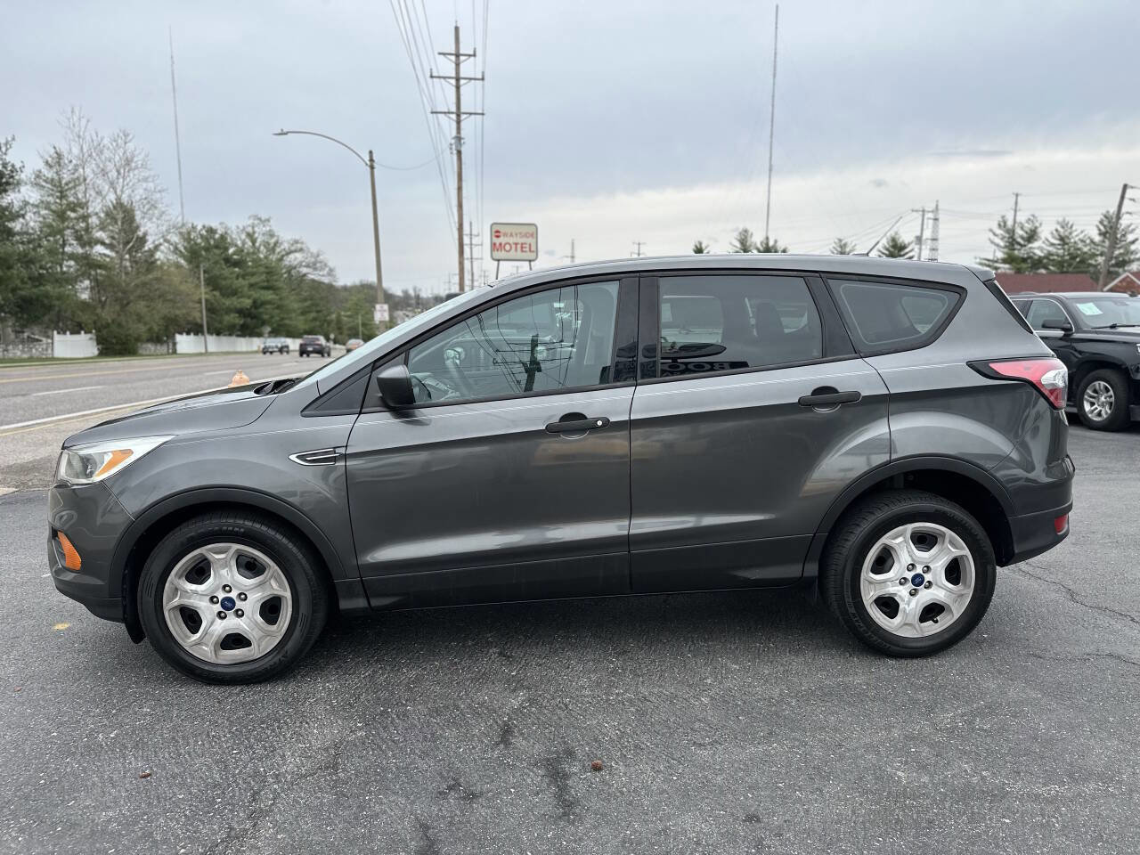Used 2017 Ford Escape S FWD image 4