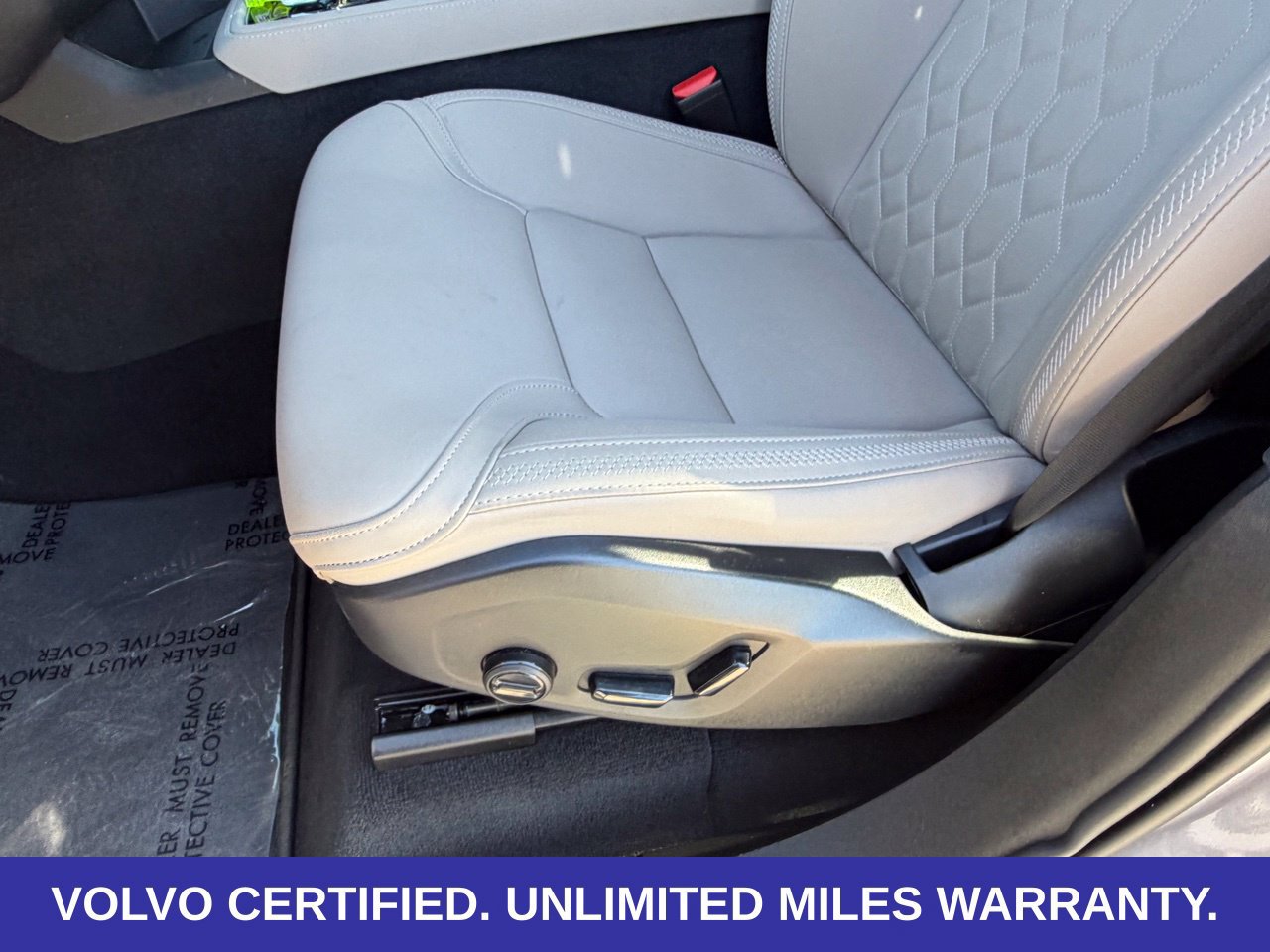 Certified 2026 Volvo XC90 B6 Plus AWD/4WD image 33