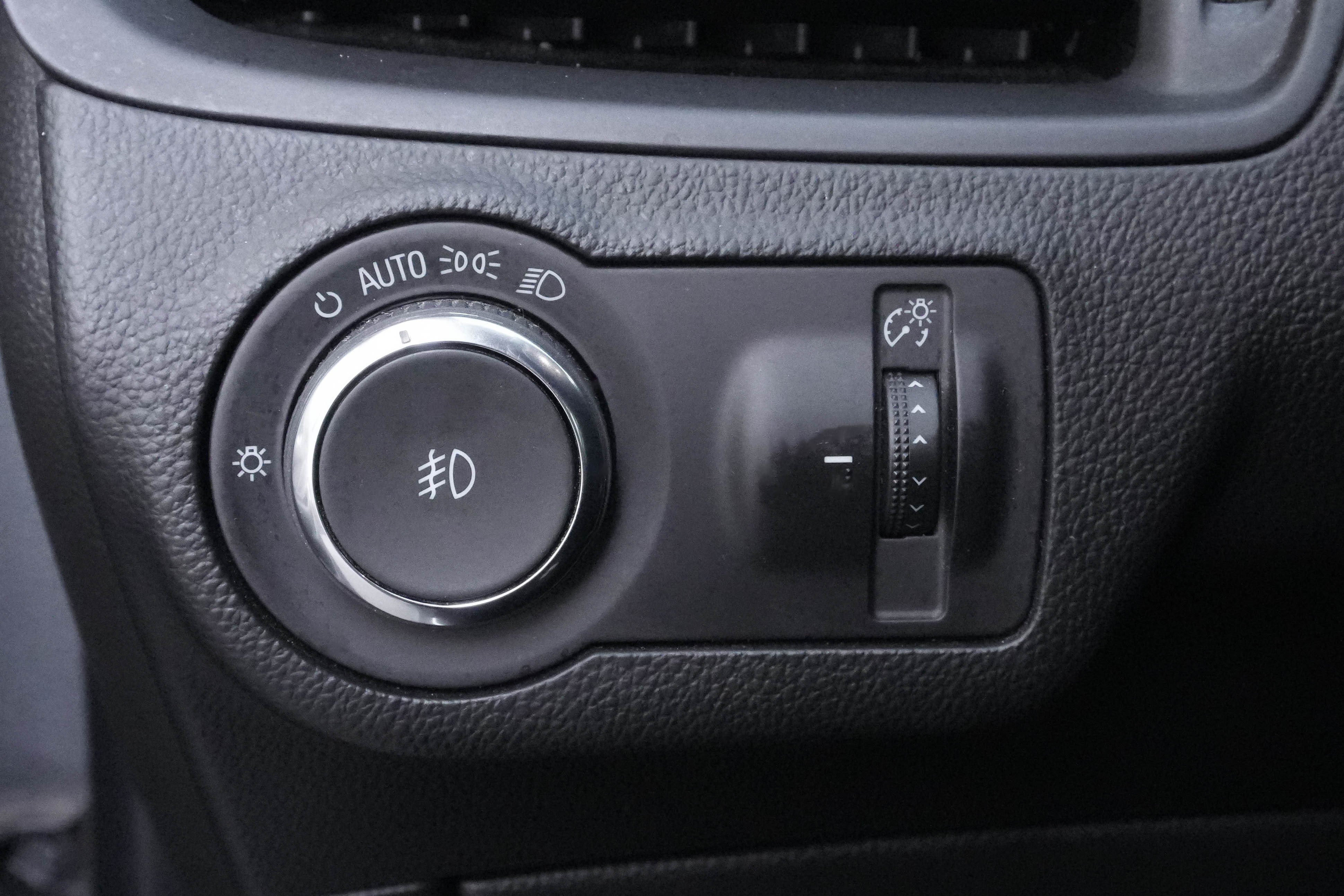 Used 2020 Buick Envision Essence w/ Experience Buick Package FWD image 16