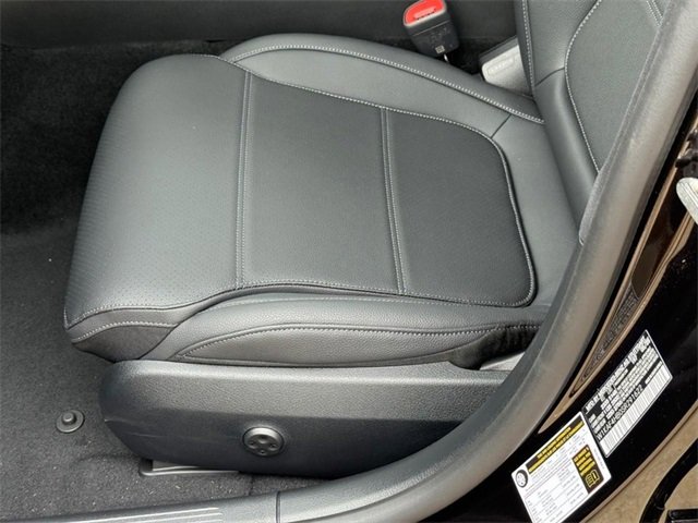 New 2025 Mercedes-Benz C 300 4MATIC Sedan image 13