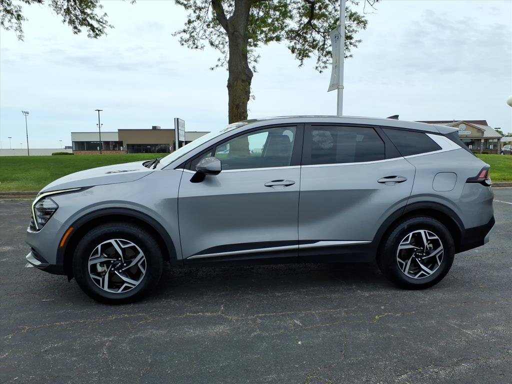 Used 2025 Kia Sportage LX AWD/4WD image 4