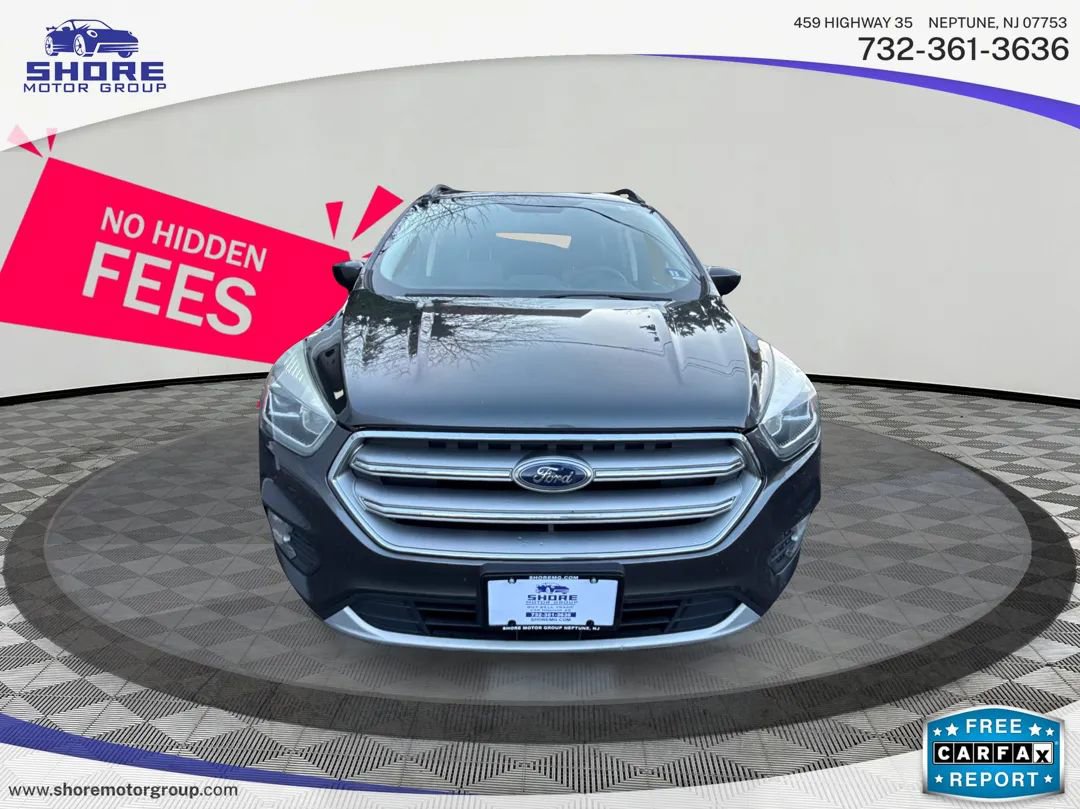 Used 2017 Ford Escape SE w/ Equipment Group 201A image 2