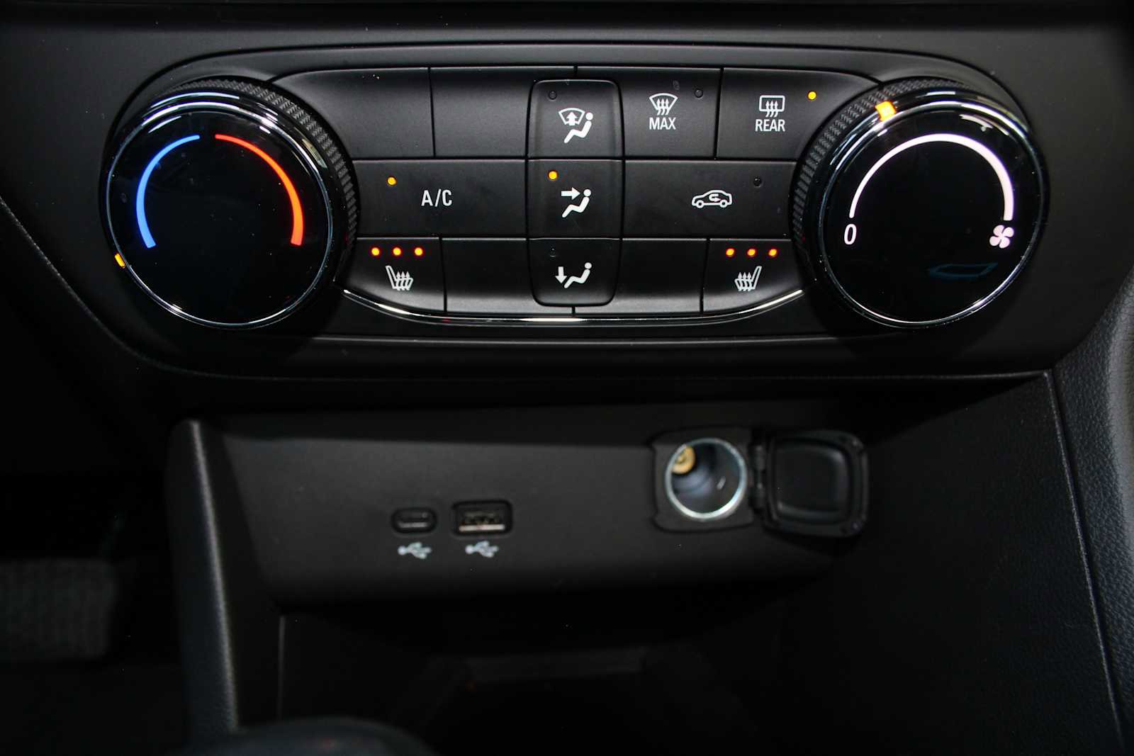 Used 2024 Buick Encore GX Preferred w/ Comfort Package image 48