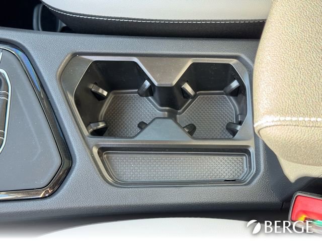 New 2025 Volkswagen Taos SE image 24