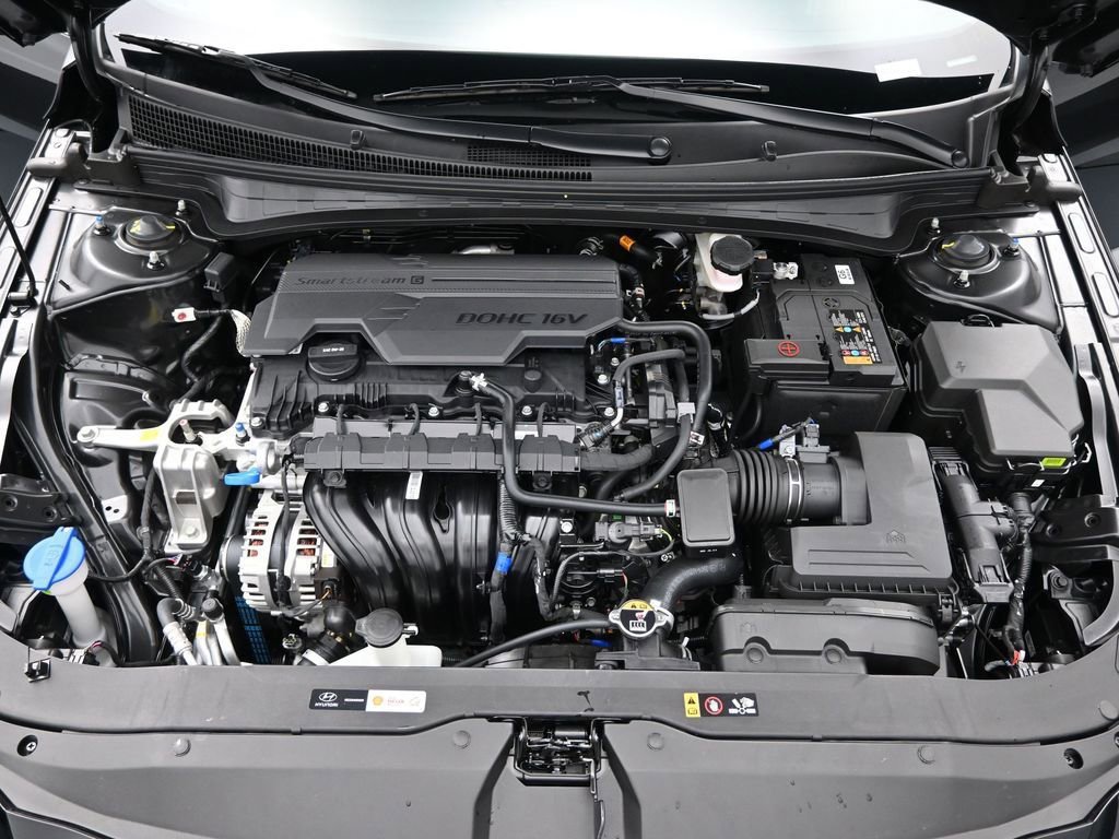 New 2025 Hyundai Elantra Limited image 35