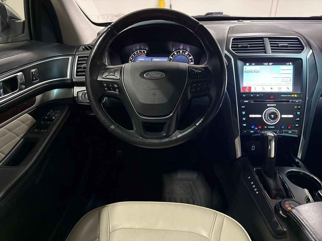 Used 2017 Ford Explorer Platinum AWD/4WD image 11