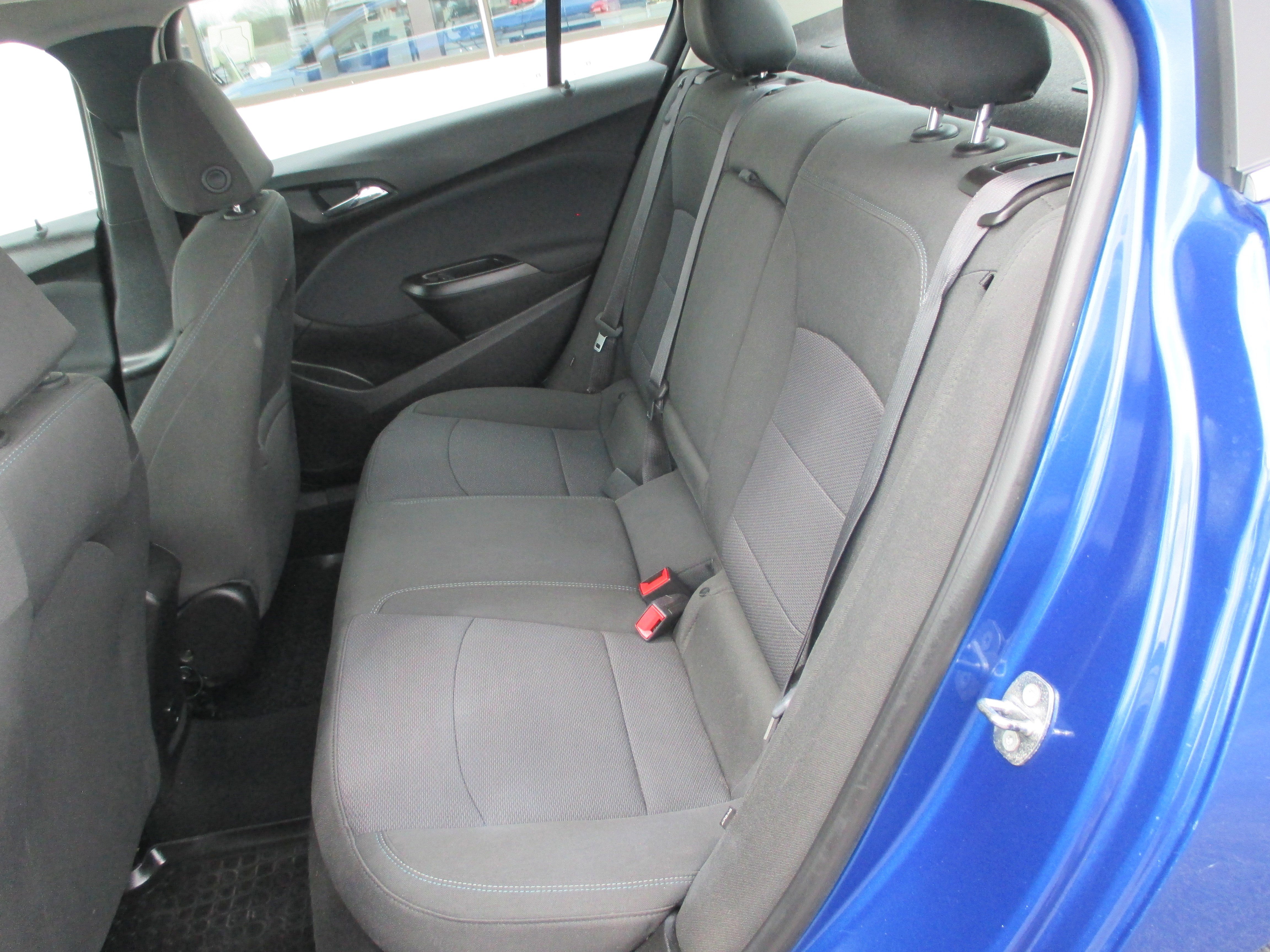 Used 2017 Chevrolet Cruze LT w/ Convenience Package FWD image 11