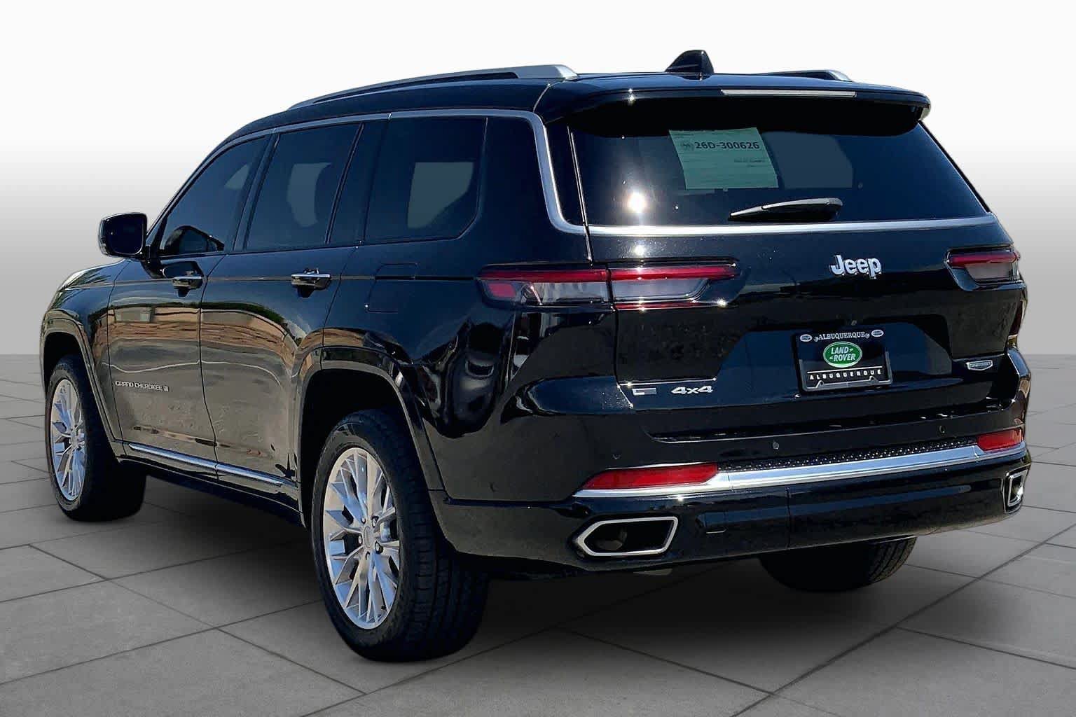 Used 2021 Jeep Grand Cherokee L Summit w/ Luxury Tech Group V AWD/4WD image 11