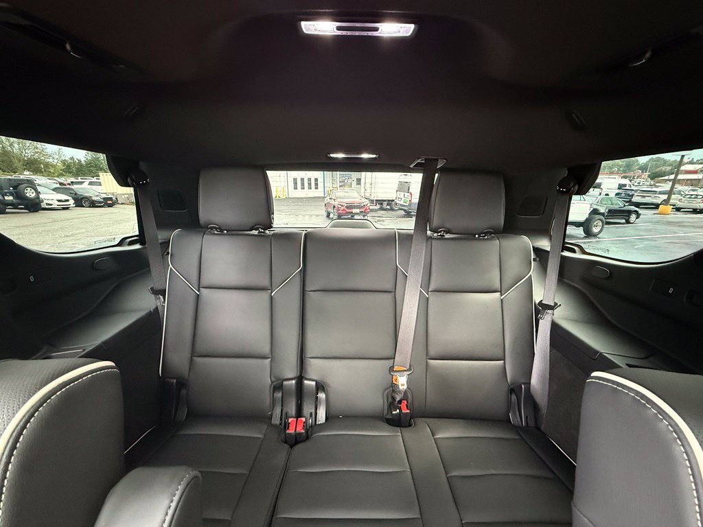 Used 2024 Cadillac Escalade Premium Luxury w/ Performance Package AWD/4WD image 22