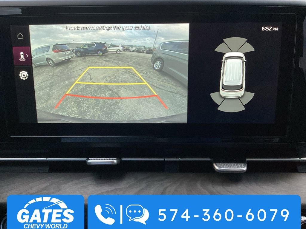 Used 2024 Kia Carnival EX image 19