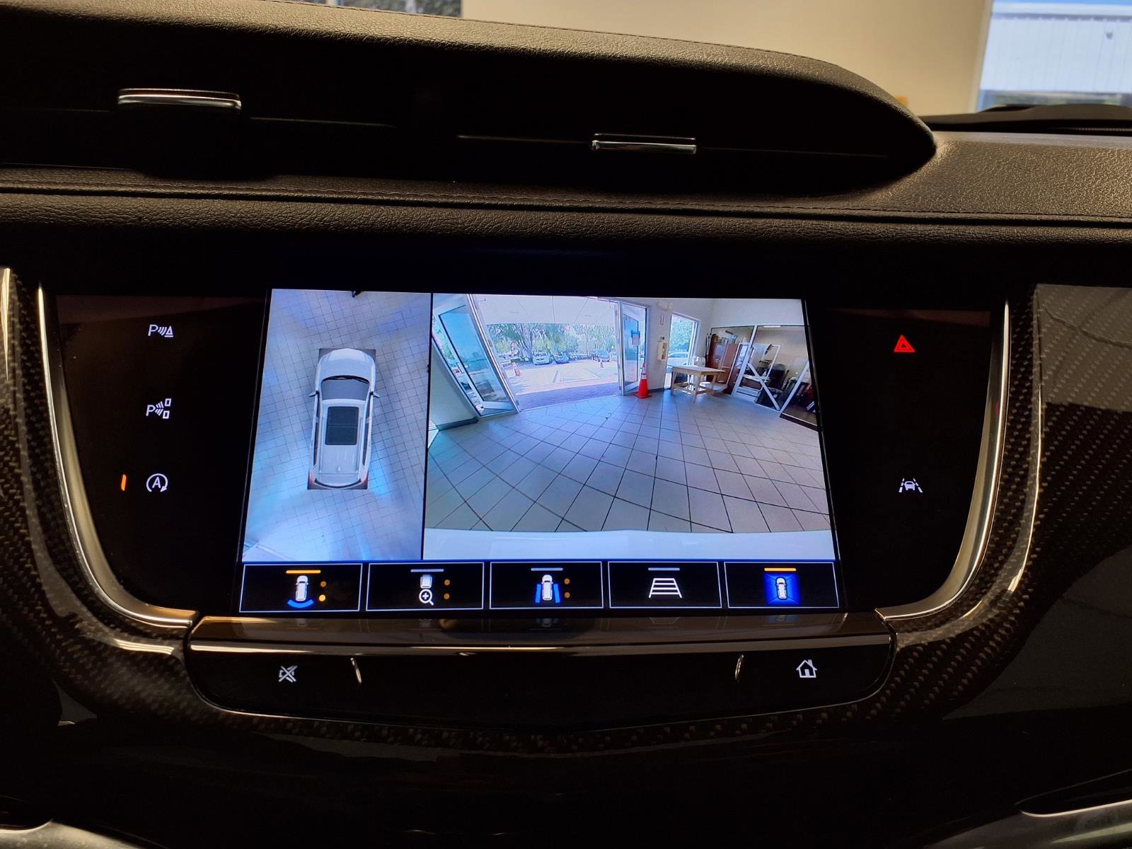 Certified 2023 Cadillac XT6 Sport w/ Technology Package AWD/4WD image 28