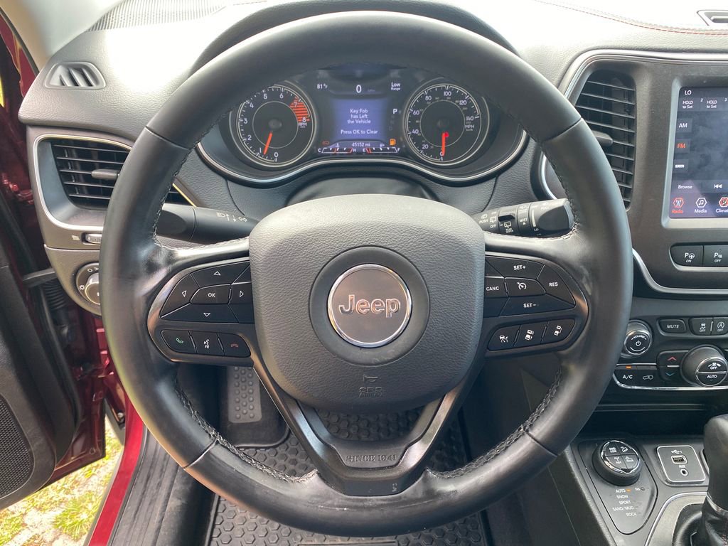 Used 2021 Jeep Cherokee Trailhawk w/ Technology Group AWD/4WD image 13