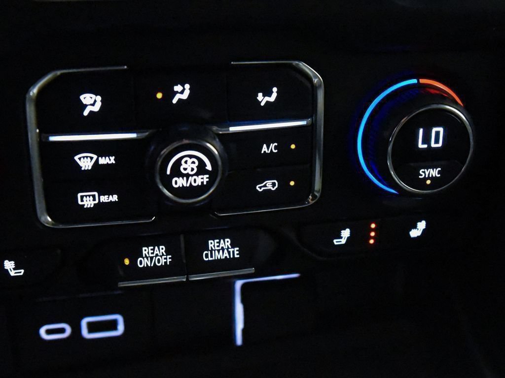 Used 2021 Chevrolet Tahoe Z71 AWD/4WD image 39