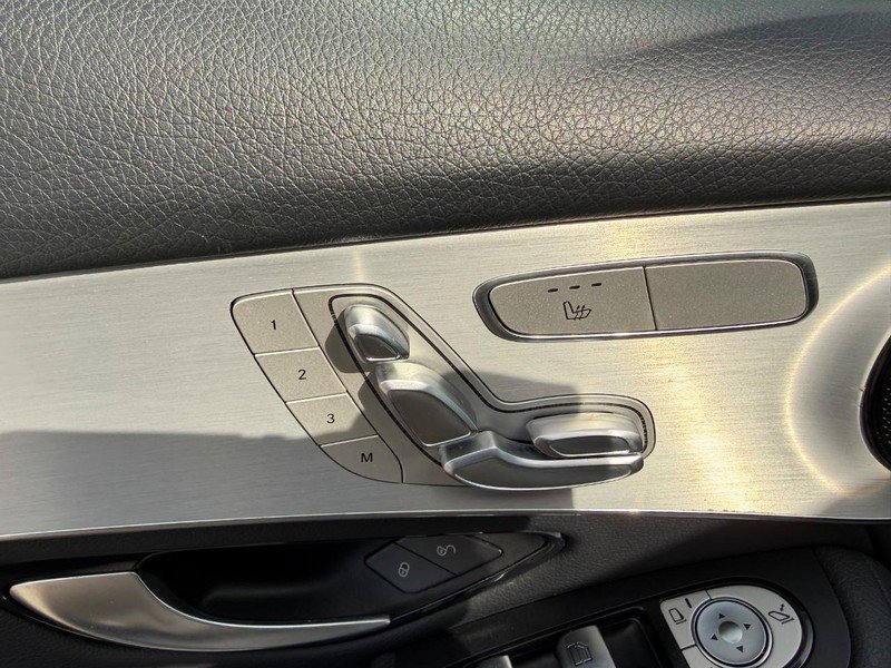 Used 2019 Mercedes-Benz GLC 300 4MATIC image 21