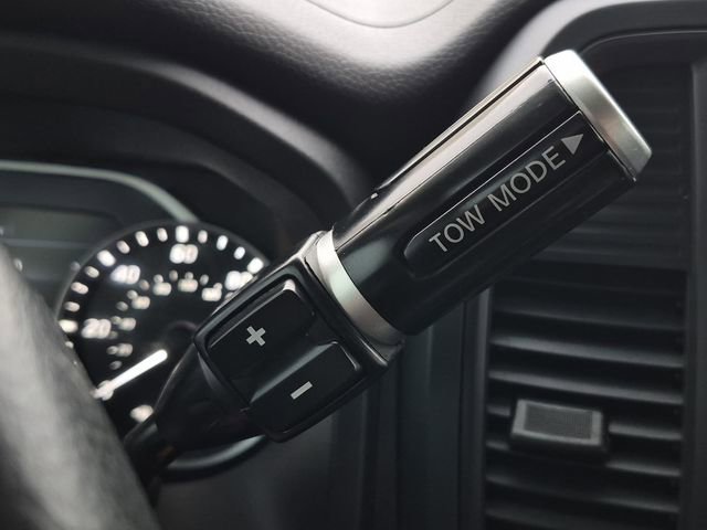 Used 2024 Nissan Titan SV w/ SV Convenience Package image 31