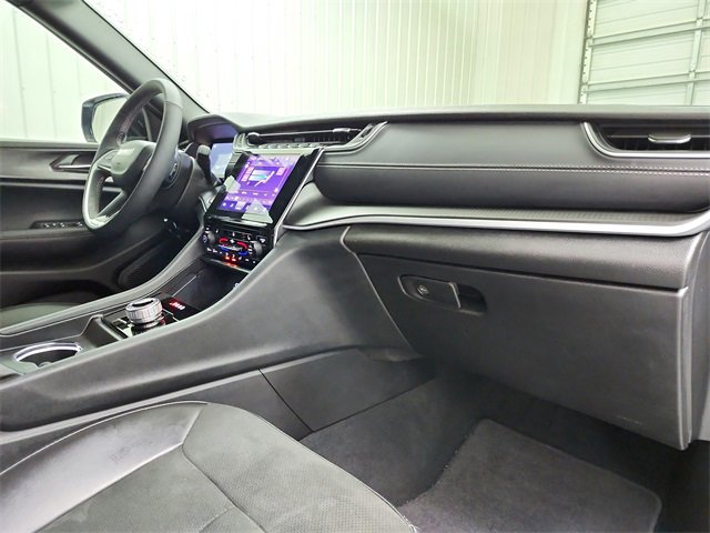 Used 2025 Jeep Grand Cherokee L Altitude image 41
