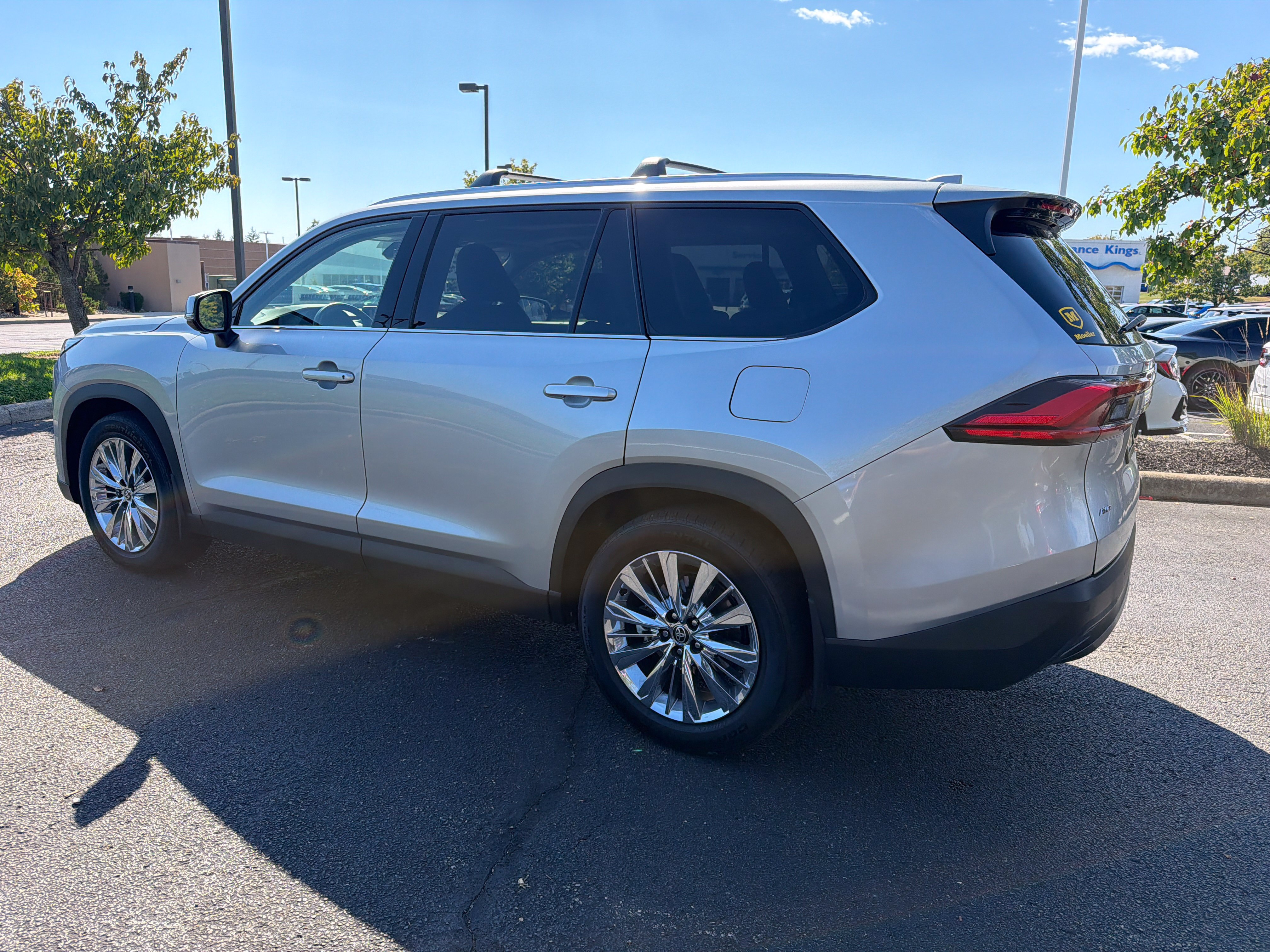 Used 2024 Toyota Grand Highlander AWD image 15