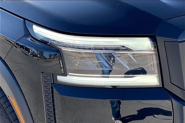 Certified 2025 Nissan Frontier PRO-4X w/ Pro Convenience Package image 27