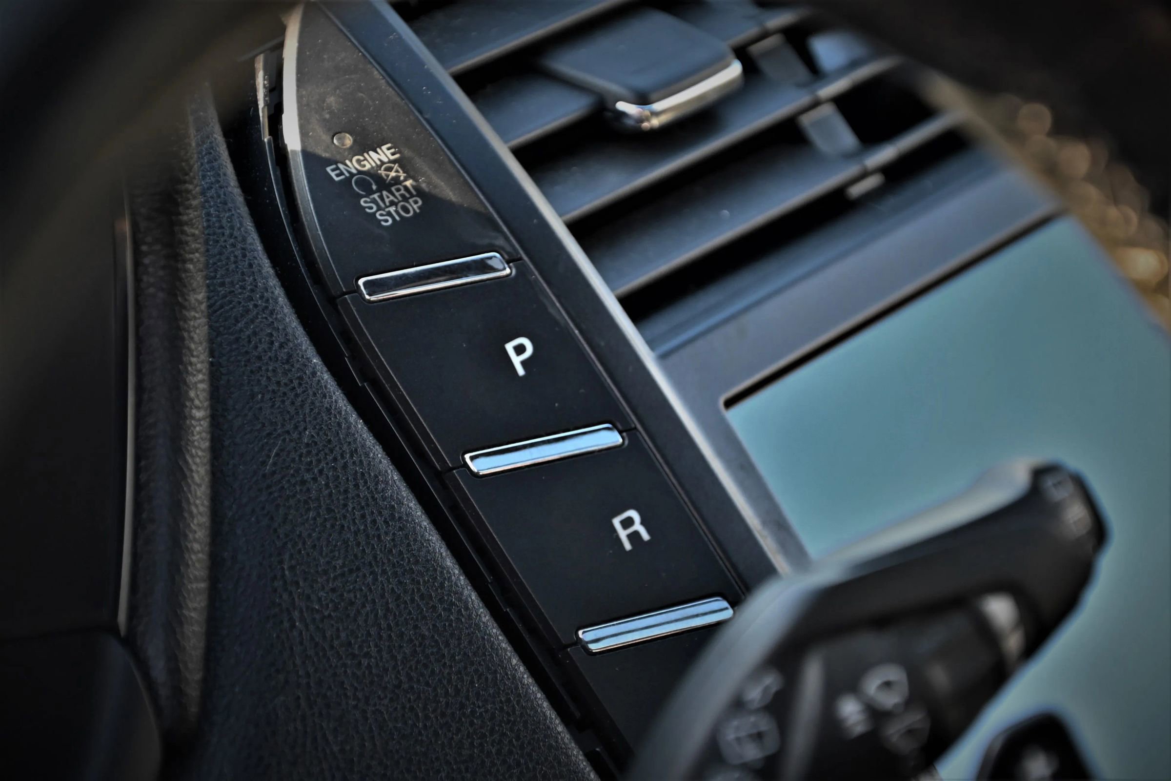 Used 2017 Lincoln MKC Reserve image 11