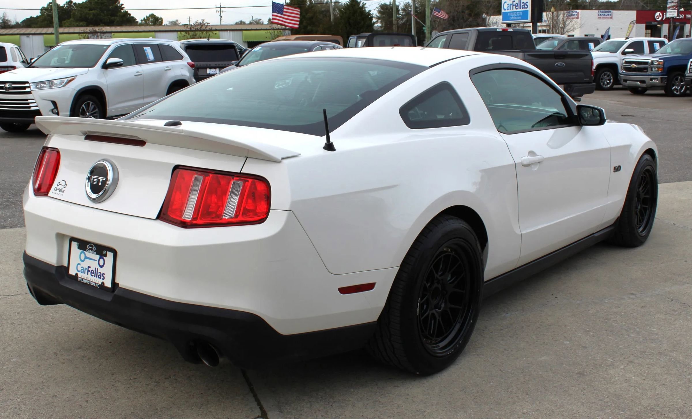 Used 2012 Ford Mustang GT Premium w/ Comfort Pkg image 5