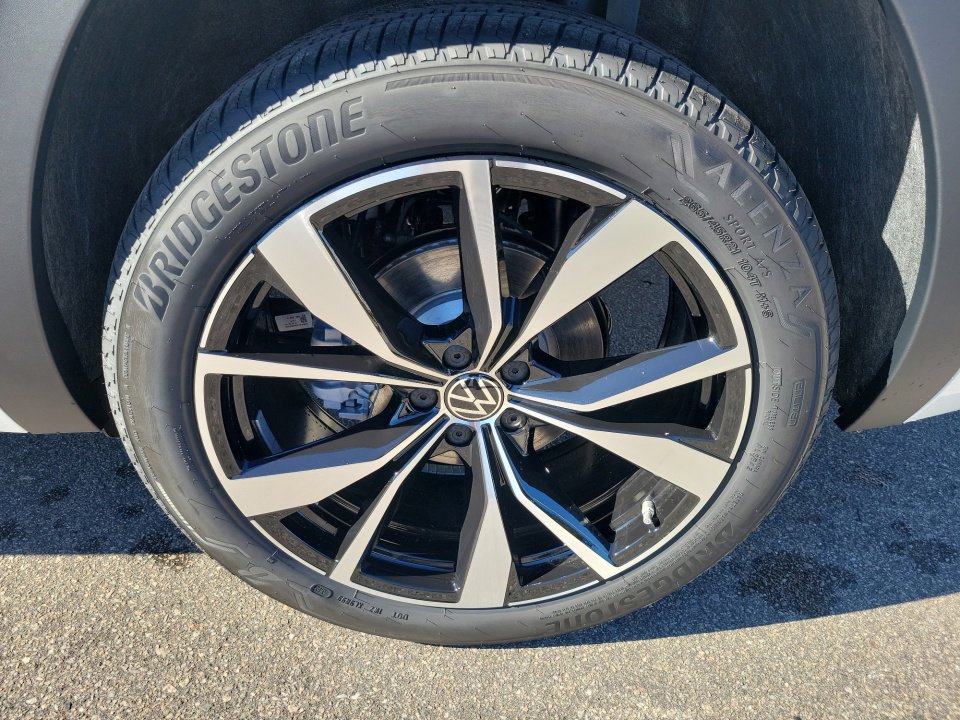 New 2026 Volkswagen Atlas SEL Premium R-Line image 23