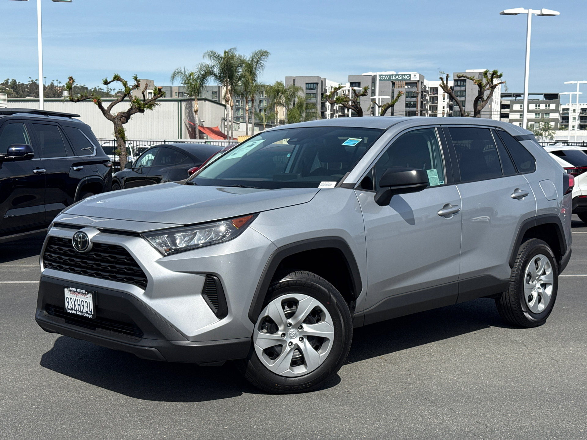 Used 2022 Toyota RAV4 LE video 2