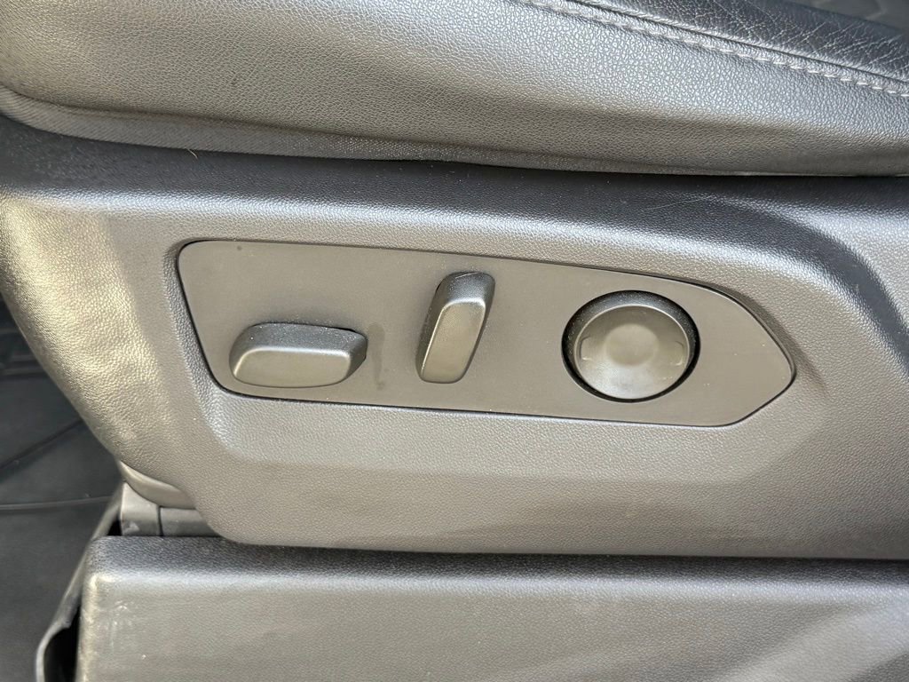 Used 2022 Chevrolet Silverado 1500 ZR2 w/ Technology Package image 19