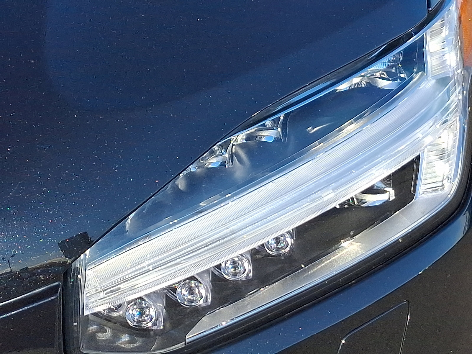 Used 2024 Volvo XC90 B6 Plus w/ Protection Package Premier image 9